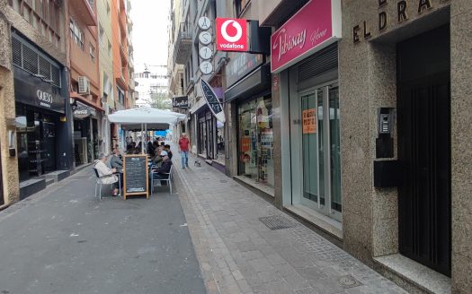 Local muy comercial en el centro de Santa Cruz