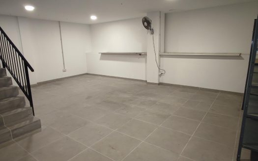 Local comercial céntrico en perfecto estado