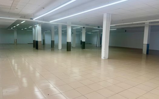 Gran local comercial en alquiler o venta, ideal para supermercado o gimnasio en Tejina