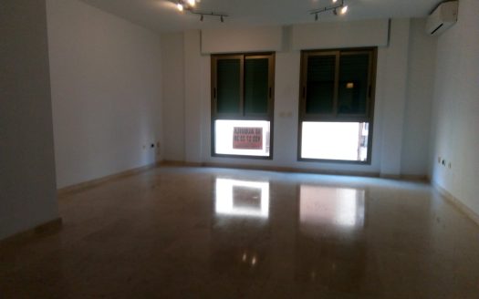 Magnífico piso en alquiler sin muebles en el centro de S/C