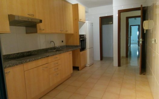 Magnífico piso en alquiler sin muebles en el centro de S/C