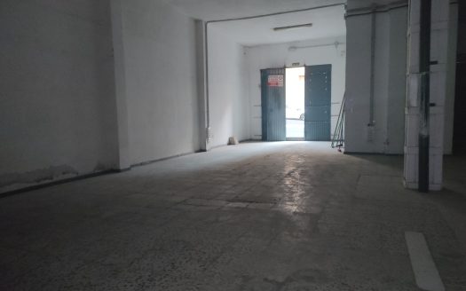 Gran local comercial en venta en el Cardonal con entrada para vehículos