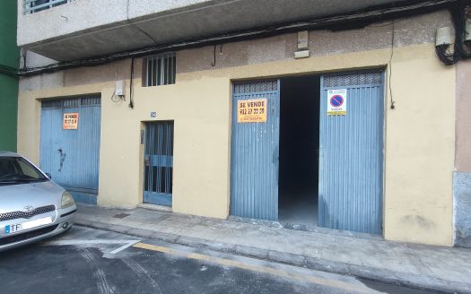 Gran local comercial en venta en el Cardonal con entrada para vehículos