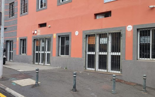 Gran local en la Higuerita