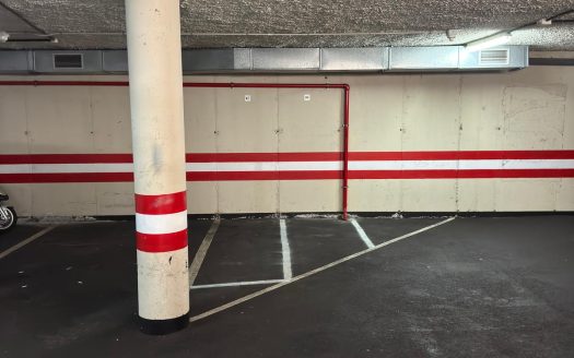 Plazas de garaje para motos en María Jiménez